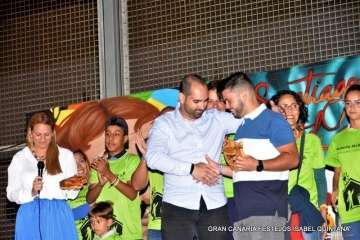 Pregón y reconocimiento a reporteros gráficos en Lomo Cementerio (Foto Isabel Quintana y TF)