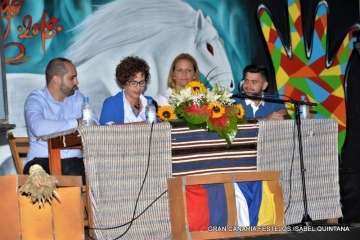 Pregón y reconocimiento a reporteros gráficos en Lomo Cementerio (Foto Isabel Quintana y TF)