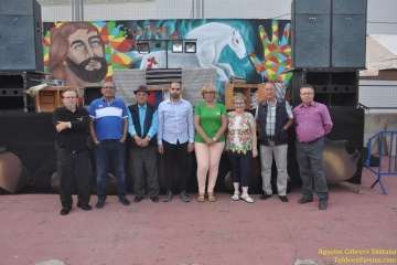 Pregón y reconocimiento a reporteros gráficos en Lomo Cementerio (Foto Isabel Quintana y TF)