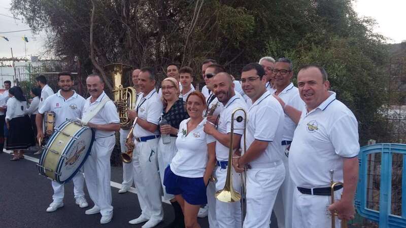 Arranque de la diana floreada de este domingo (Foto TA)