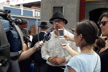 Baño de autoridades en las bodas de oro de la Traída del Agua (Foto TA)