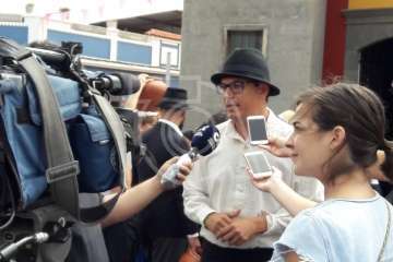Baño de autoridades en las bodas de oro de la Traída del Agua (Foto TA)