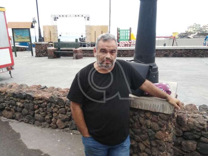 Jacinto Álamo, esta mañana en la playa de Melenara junto al paseo marítimo (Foto TA)