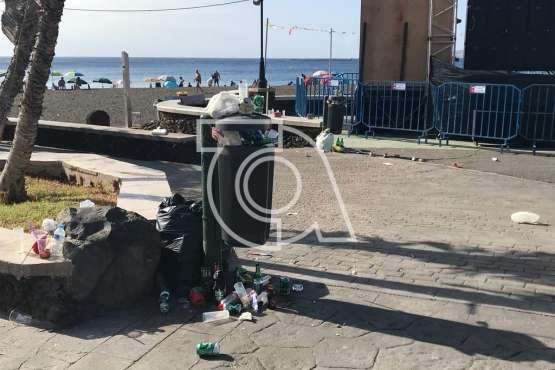 Melenara amanece sucia y maloliente (Foto TA)