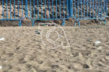 Melenara amanece sucia y maloliente (Foto TA)