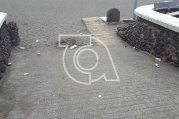 Melenara amanece sucia y maloliente (Foto TA)