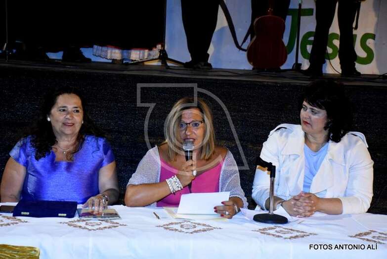Momento del pregón de esta noche (Foto Antonio Alí)