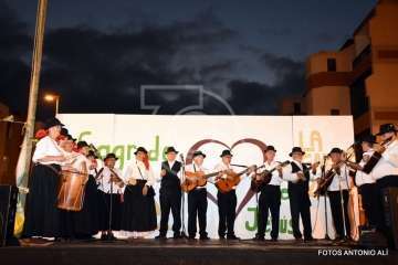 Izado de la bandera canaria y pregón de las fiestas de La Garita 2018 (Foto Antonio Alí)