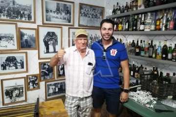 La playa de Ojos de Garza se pone en fiestas con un pasacalles y el pregón de Juan Antonio Peña (Foto TA e Isabel Quintana)