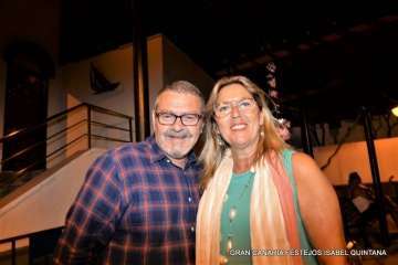 La playa de Ojos de Garza se pone en fiestas con un pasacalles y el pregón de Juan Antonio Peña (Foto TA e Isabel Quintana)