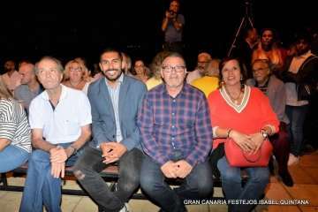 La playa de Ojos de Garza se pone en fiestas con un pasacalles y el pregón de Juan Antonio Peña (Foto TA e Isabel Quintana)