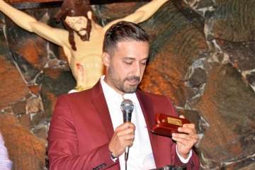 La playa de Ojos de Garza se pone en fiestas con un pasacalles y el pregón de Juan Antonio Peña (Foto TA e Isabel Quintana)