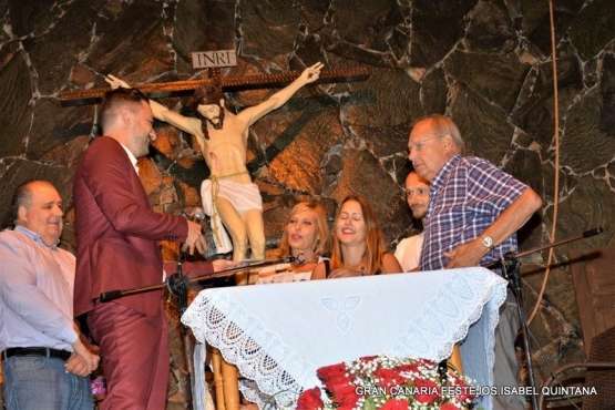 La playa de Ojos de Garza se pone en fiestas con un pasacalles y el pregón de Juan Antonio Peña (Foto TA e Isabel Quintana)