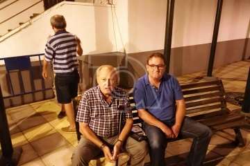 La playa de Ojos de Garza se pone en fiestas con un pasacalles y el pregón de Juan Antonio Peña (Foto TA e Isabel Quintana)