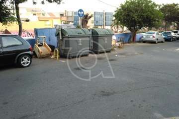 El incivismo hecha raíces en El Calero (Foto TA)