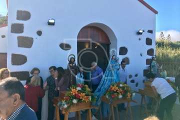 Bajada de los patronos y pregón en Cazadores (Foto TA)