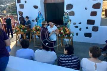 Bajada de los patronos y pregón en Cazadores (Foto TA)