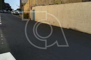 El asfaltado 'devora' varios pasos de peatones en Los Picachos (Foto TA)