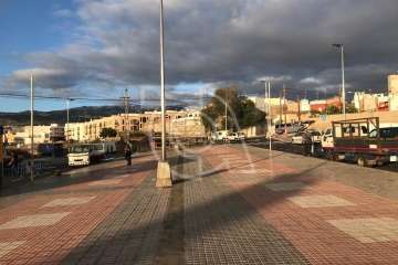 Edificio abandonado en el sector de Picachos, cerca de la Rambla Pedro Lezcano (Foto TA)