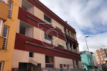 Edificio abandonado en el sector de Picachos, cerca de la Rambla Pedro Lezcano (Foto TA)