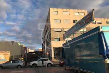 Edificio abandonado en el sector de Picachos, cerca de la Rambla Pedro Lezcano (Foto TA)