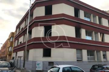 Edificio abandonado en el sector de Picachos, cerca de la Rambla Pedro Lezcano (Foto TA)