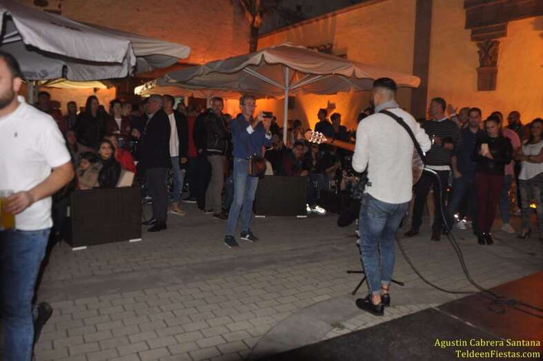 Fiesta de anoche en El Casino de Telde en la reapertura del servicio de bar-cantina (Foto TF)