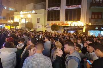 Los Llanos rebosa con los conciertos de Charcojondo y Vega Life (Foto Francisco Javier Santana y Antonio Alí)