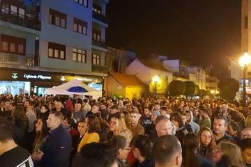 Los Llanos rebosa con los conciertos de Charcojondo y Vega Life (Foto Francisco Javier Santana y Antonio Alí)