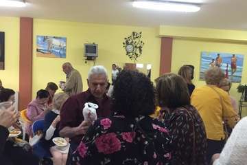 Una misa y un brindis popular ponen el colofón a las fiestas 