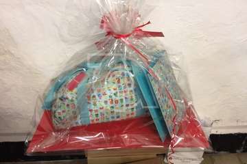 Merienda benéfica en El Casino de Telde para contribuir con la campaña de juguetes  (Foto TA)