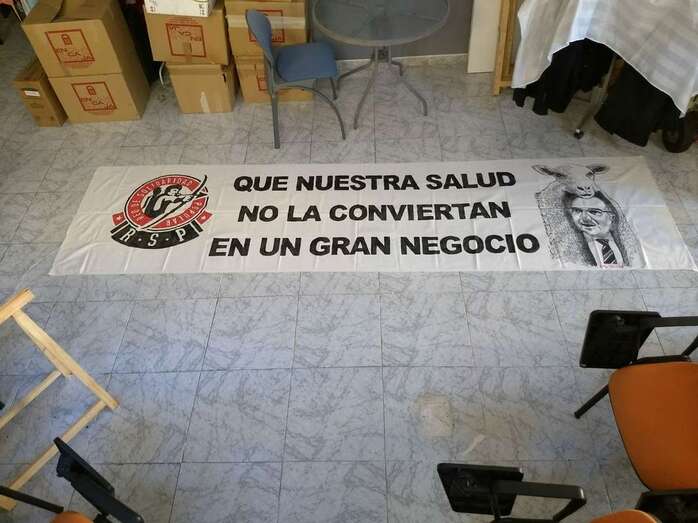 Pancarta que prepara la RSP de Jinámar para la protesta (Foto TA)