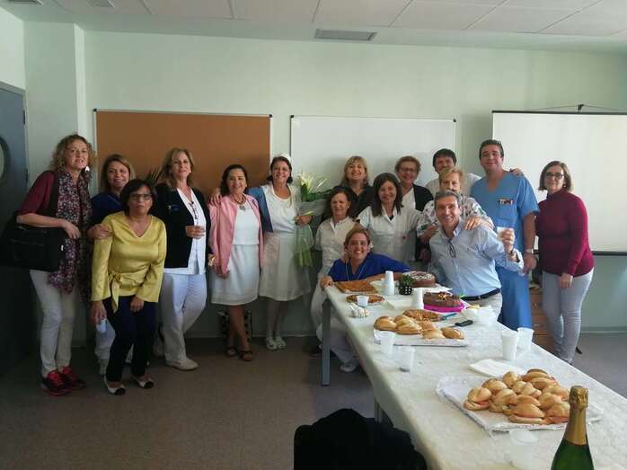 Charo Santana, arropada por sus compañeros el día de su despedida (Foto TA)