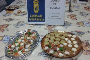 Taller de platos navideños en la AV Cristo de Telde (Foto TA)