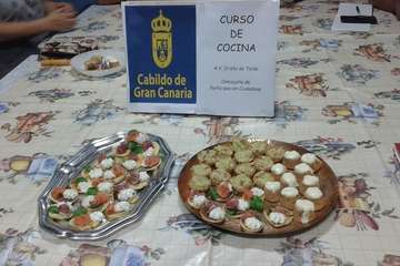 Taller de platos navideños en la AV Cristo de Telde (Foto TA)