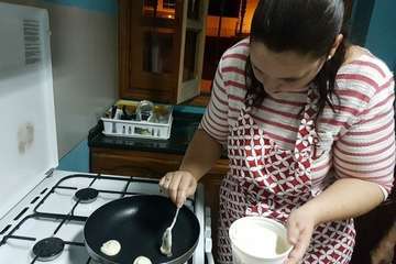 Taller de platos navideños en la AV Cristo de Telde (Foto TA)