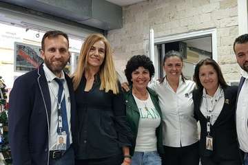 Rif Inmobiliaria se vuelca con familias necesitadas de Casas Nuevas (Foto TA)