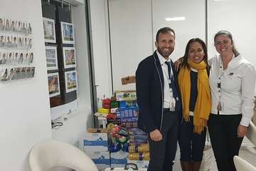 Rif Inmobiliaria se vuelca con familias necesitadas de Casas Nuevas (Foto TA)