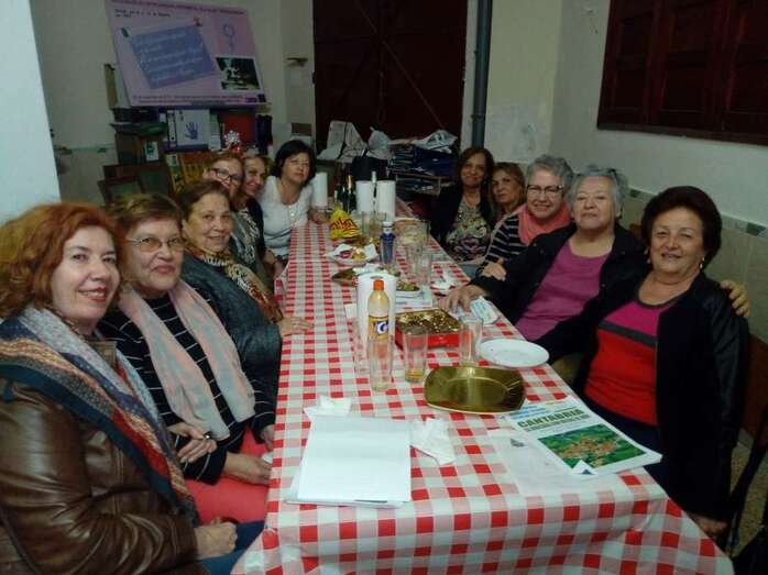 Encuentro navideño de las fundadoras del Isadora Duncan (Foto TA)