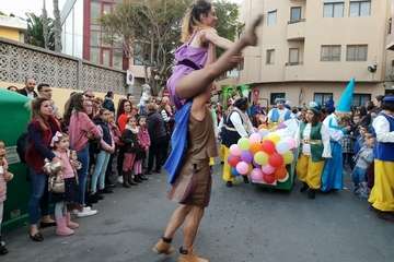 La Cabalgata Real recorre la zona comercial de Los Llanos de Telde (Foto Antonio Alí y Francisco Javier Santana)