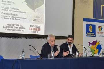 El Patio del Cabildo de Gran Canaria acogió esta tarde noche la proyección del desgarrador documental El naufragio. 30 años de memoria sumergida (Foto TA)