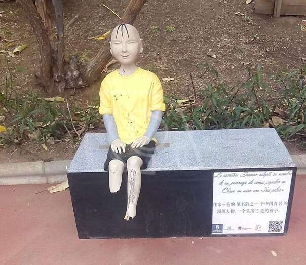 Imagen del estado en que ha quedado la escultura tras el último acto vandálico (Foto TA)