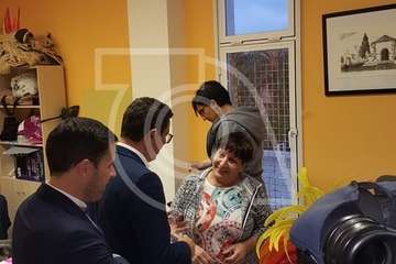 El vicepresidente del Gobierno visita a la comparsa Los Diamantes en Las Remudas (Foto TA)