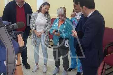 El vicepresidente del Gobierno visita a la comparsa Los Diamantes en Las Remudas (Foto TA)
