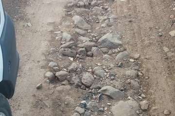  El asfaltado del camino de Rosiana sigue pendiente del 'papeleo' (Foto TA)