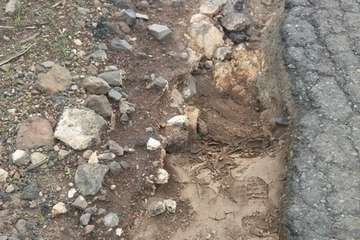  El asfaltado del camino de Rosiana sigue pendiente del 'papeleo' (Foto TA)