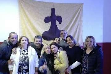 La procesión de las antorchas ilumina a Tara (Foto Carmelo Santana)