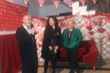 Fotocol para el Día de los Enamorados en El Casino de Telde y concierto de Los Sarantontones (Foto TA)