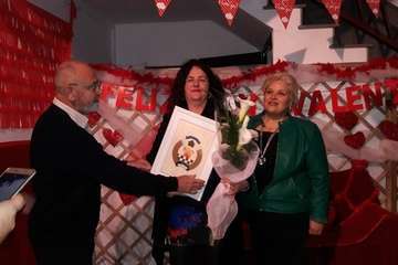 Fotocol para el Día de los Enamorados en El Casino de Telde y concierto de Los Sarantontones (Foto TA)