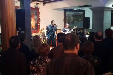 Fotocol para el Día de los Enamorados en El Casino de Telde y concierto de Los Sarantontones (Foto TA)